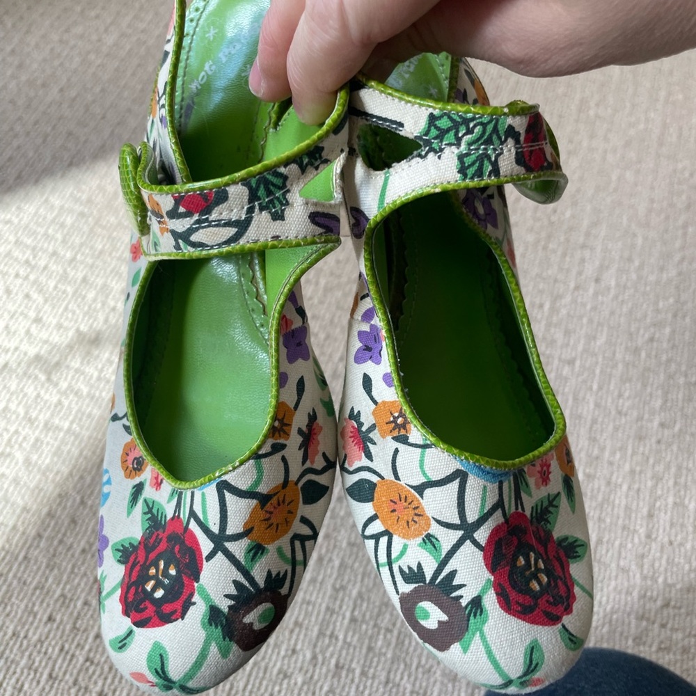 Floral Mary Jane Shoes with Green Interior. Not rated. 7.5. Adorable cloth shoes